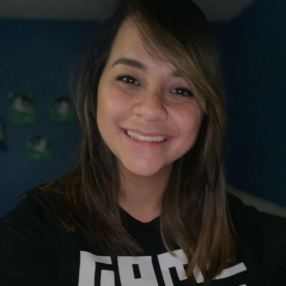 Meet your Posher, Lora